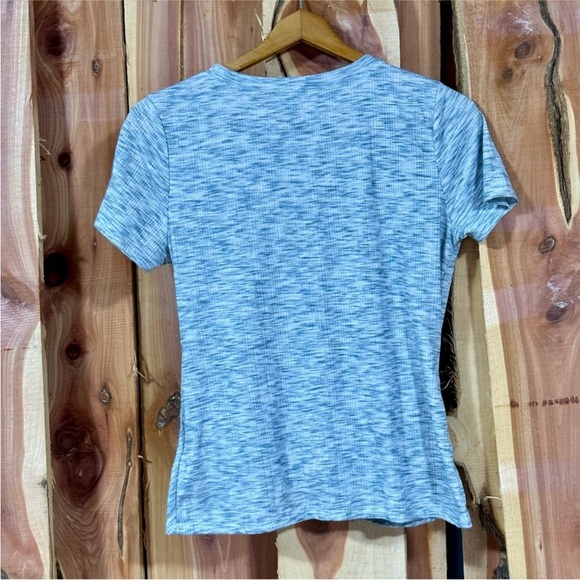 BUNDLE 2 Women’s Tops Medium - Picture 9 of 12